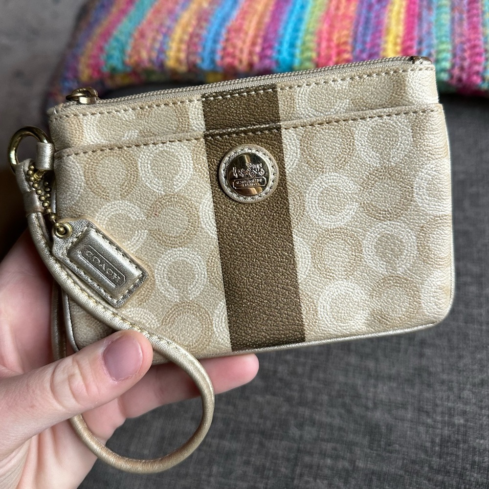 Vintage Y2K Gold Coach Wristlet - Picture 3 of 10